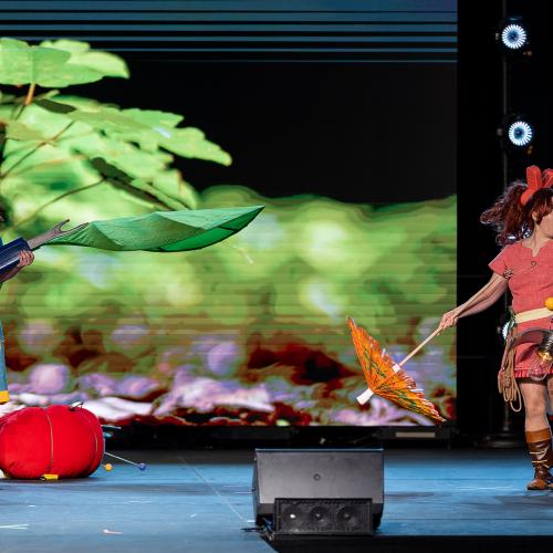 Eggliatina Harpsichord from The Borrowers (book Miyazaki based Secret World of Arrietty on), Arrietty Clock from The Secret World of Arrietty
Cosplayers: Quite-a-Riot Cosplay
https://www.instagram.com/quiteariot/
https://www.facebook.com/quiteariotcosplay
https://www.tiktok.com/@quiteariot.cosplay