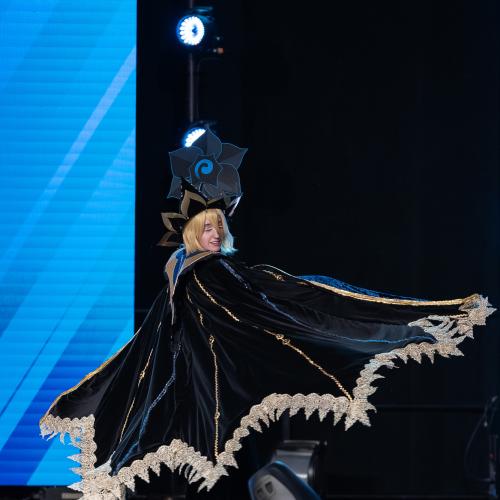 Truthless Recluse (Pure Vanilla Cookie) from Cookie Run: Kingdom
Cosplayer: Cameron
https://www.instagram.com/racc_oonss/