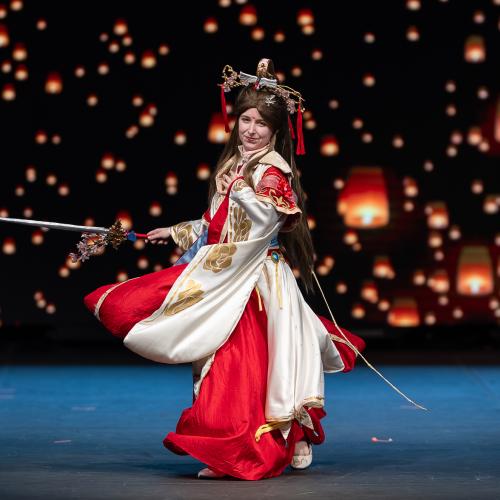 Crown Prince Xie Lian (Shie Leaan) from Heaven Officials Blessing
Cosplayer: feathered.cos
https://www.instagram.com/feathered.cos/