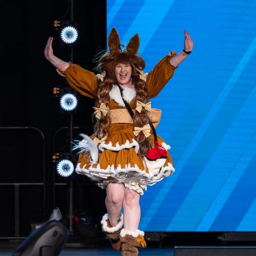 Eevee from Pokémon
Cosplayer: CrowThatCosplays
https://www.instagram.com/crowthatcosplays/
https://www.tiktok.com/@crowthatcosplays