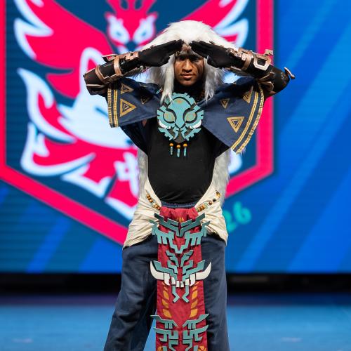 King Rauru from Legend of Zelda Tears of the Kingdom
Cosplayer: Zednull
https://www.instagram.com/zednull/