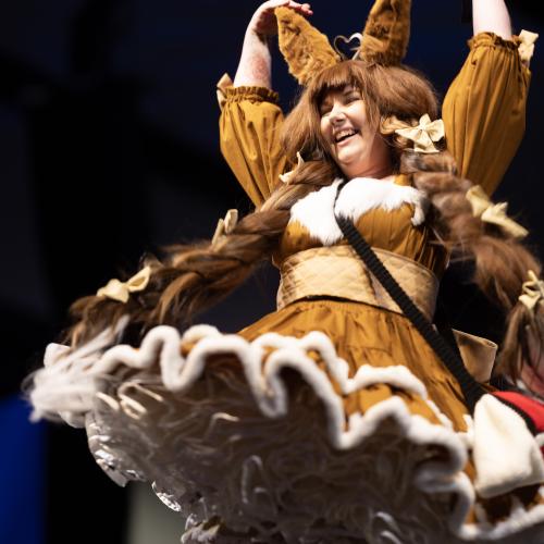 Eevee from Pokémon
Cosplayer: CrowThatCosplays
https://www.instagram.com/crowthatcosplays/
https://www.tiktok.com/@crowthatcosplays
