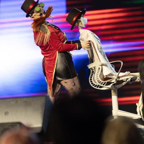 Dr. Eggman (onstage), Maria Robotnik (video), Gerald Robotnik (portrayed with Skeleton) from Sonic
Cosplayer: MaveyWavie
https://linktr.ee/MaveyWavie