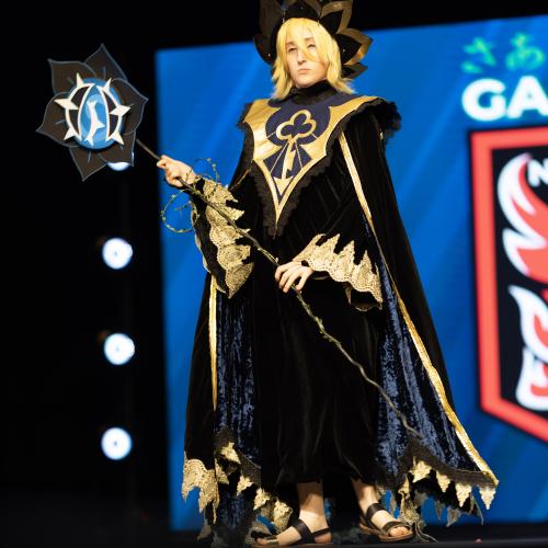 Truthless Recluse (Pure Vanilla Cookie) from Cookie Run: Kingdom
Cosplayer: Cameron
https://www.instagram.com/racc_oonss/