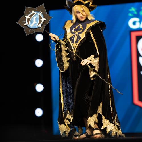 Truthless Recluse (Pure Vanilla Cookie) from Cookie Run: Kingdom
Cosplayer: Cameron
https://www.instagram.com/racc_oonss/