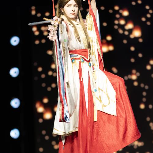 Crown Prince Xie Lian (Shie Leaan) from Heaven Officials Blessing
Cosplayer: feathered.cos
https://www.instagram.com/feathered.cos/