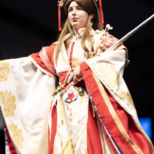 Crown Prince Xie Lian (Shie Leaan) from Heaven Officials Blessing
Cosplayer: feathered.cos
https://www.instagram.com/feathered.cos/