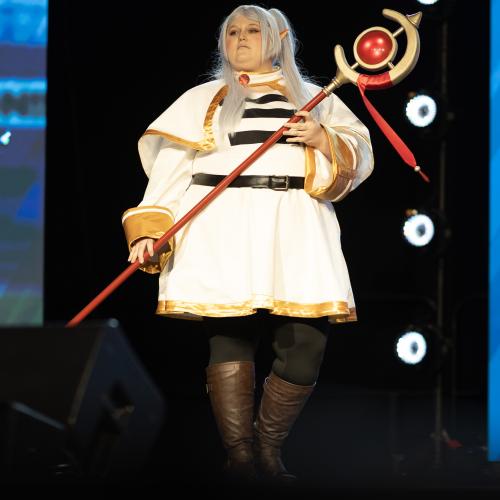 Frieren from Frieren: Beyond Journey's End
Cosplayer: AuroralRose Cosplay
https://www.instagram.com/auroralrosecosplay/